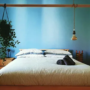 Place2b Милан